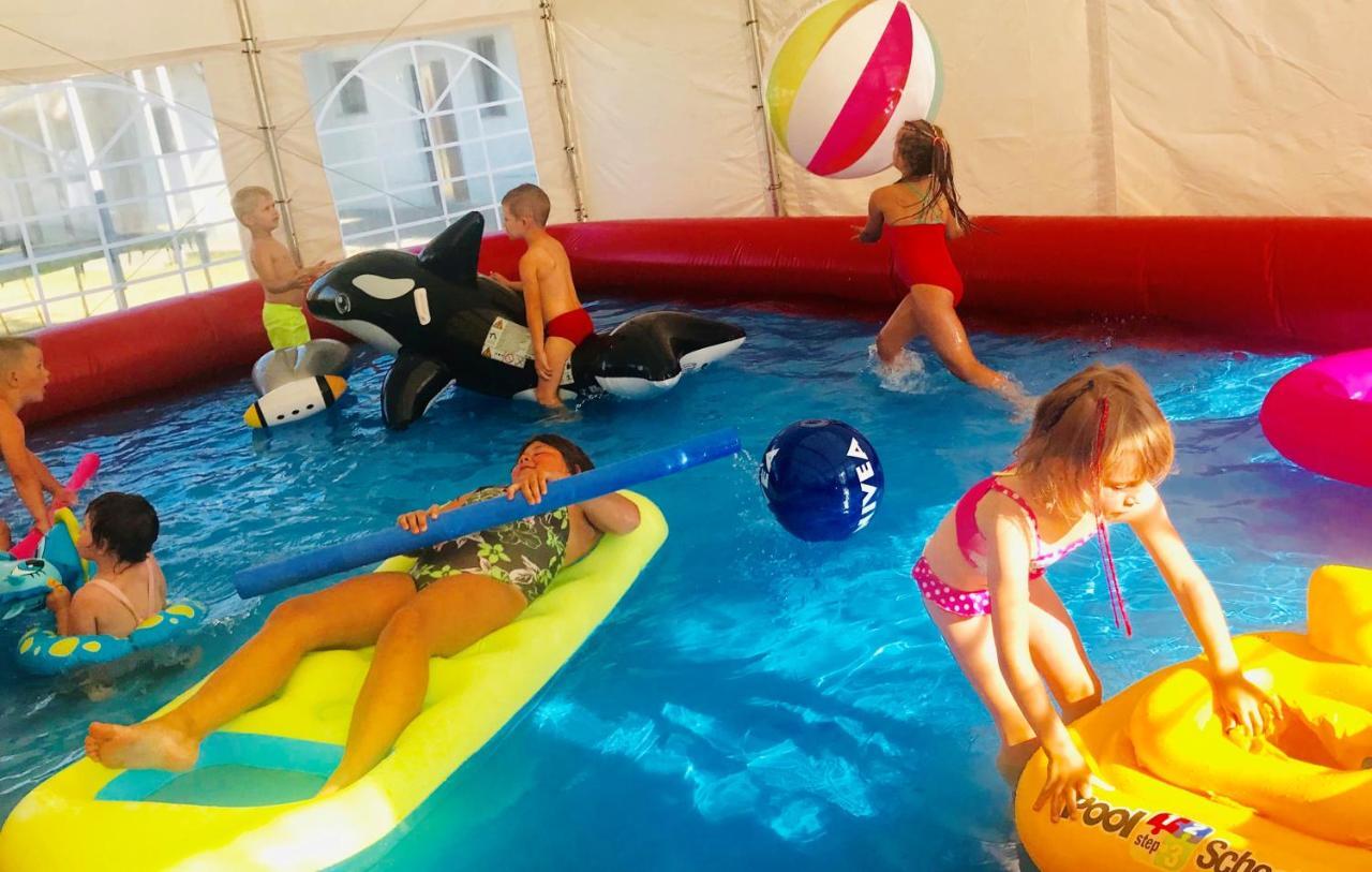 Domki I Apartamenty Caloroczne Koliber Władysławowo Exterior foto
